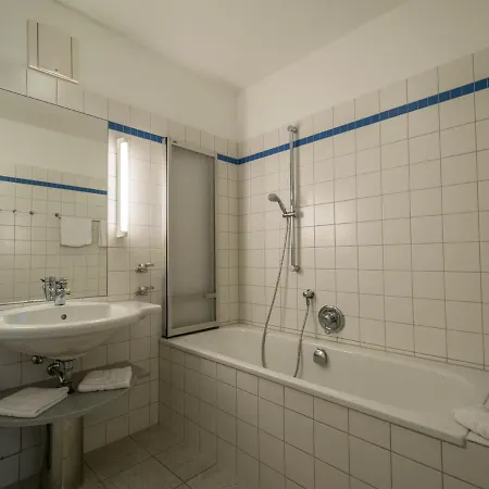 Kaiservillen - Mit 1 Schlafzimmer Und Balkon D214 *